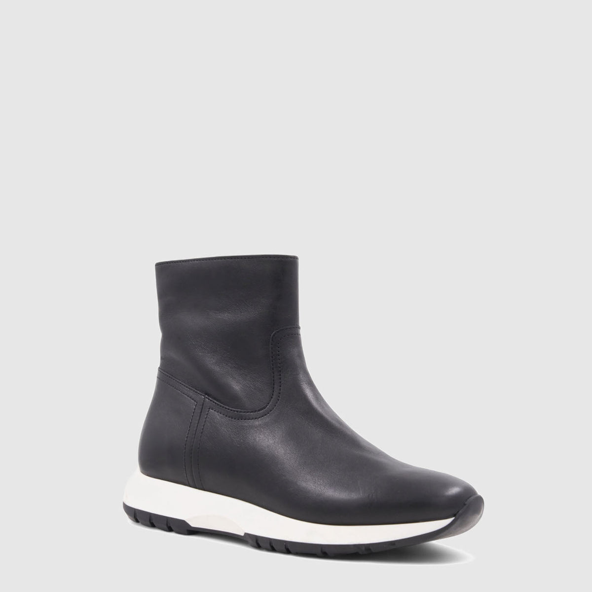 Kit ankle boot in black stretch leather, alternate view