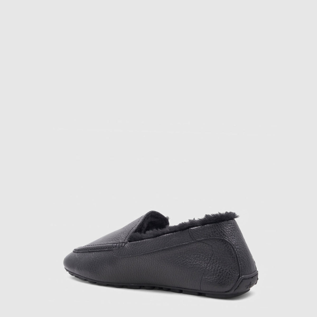 Qalista slipper loafer in black leather with faux shearling lining, alternate view
